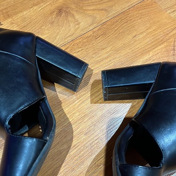 Ladies open toe shoes - Picture 9 of 10